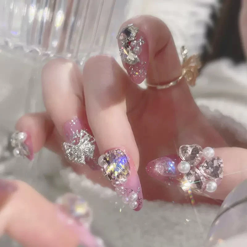 MEDIUM NAILS